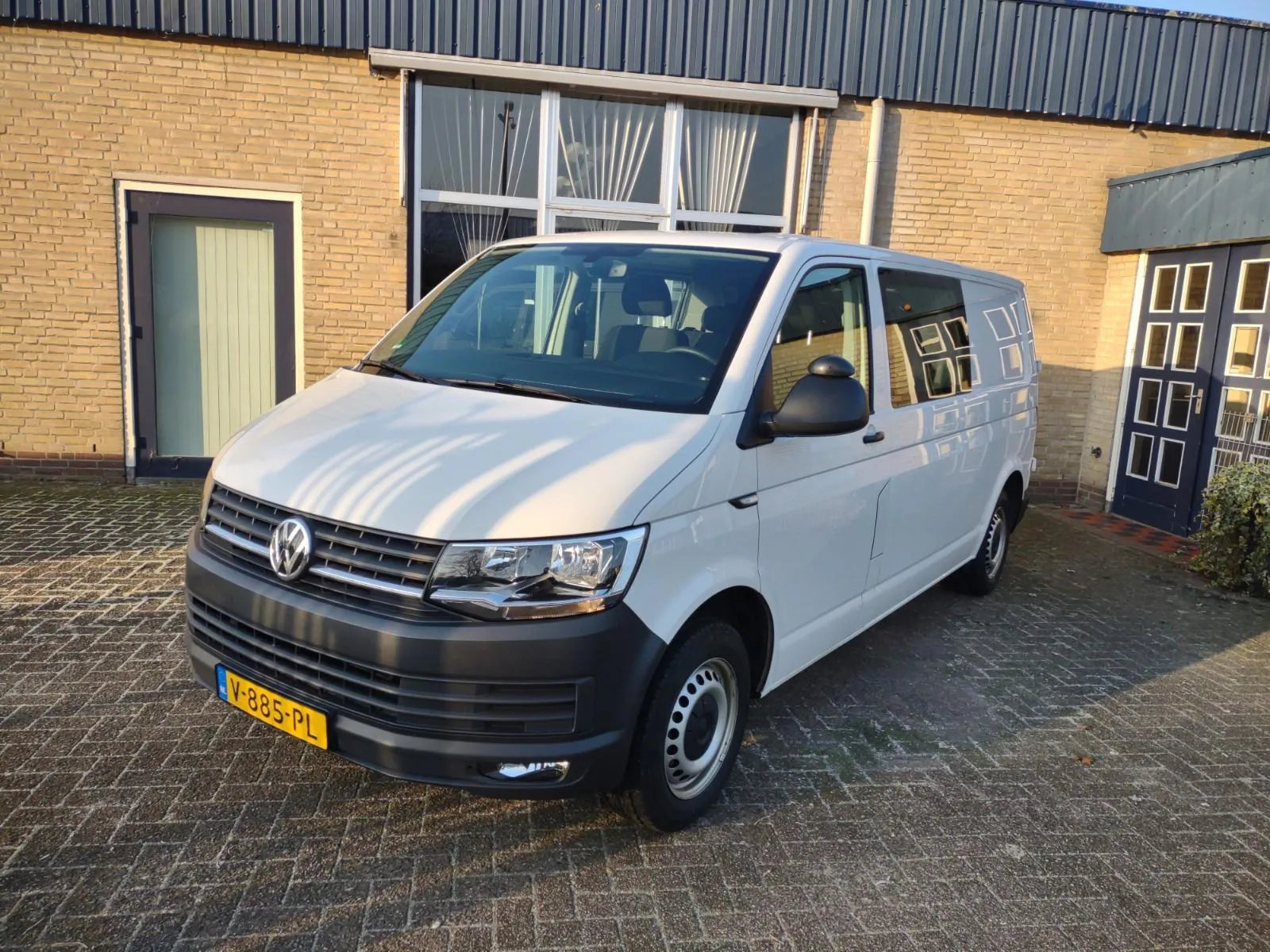 Volkswagen Transporter dubbele cabine huren bij Caron Verhuur